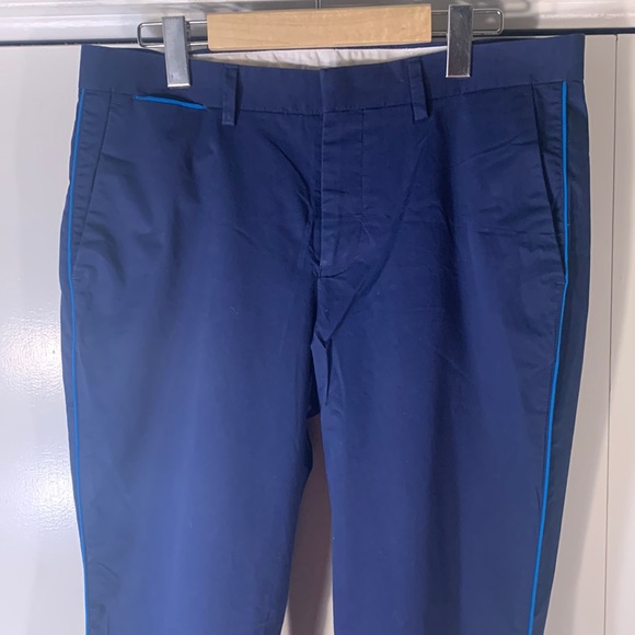 Calvin🏌️‍♂️Klein (32”x30”) - Picture 3 of 16